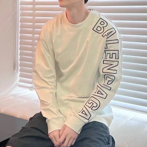 すぐ届くバレンシアガ 長袖アウトライン オーバーサイズ Tシャツ 偽物 2色 739027TOVV69034